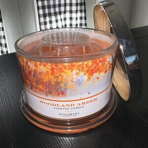 HomeWorx Slatkin WOODLAND AMBER 18 oz candle with 4 Wicks Sandalwood Cardamom